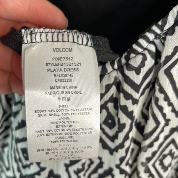 VOLCOM Playa Maxi Dress Open Back Black White Print Fit Bodice Beachy Boho XS - Picture 10 of 11